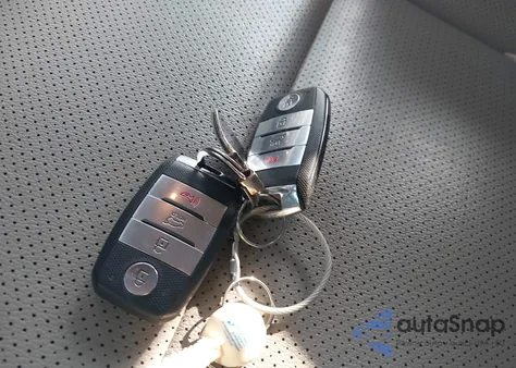 2020 Kia Sportage Ex z USA, uszkodzony, nr VIN KNDPN3ACXL7693407